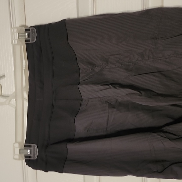 Lululemon Unlined Joggers, size 4, bootcut - Picture 3 of 4